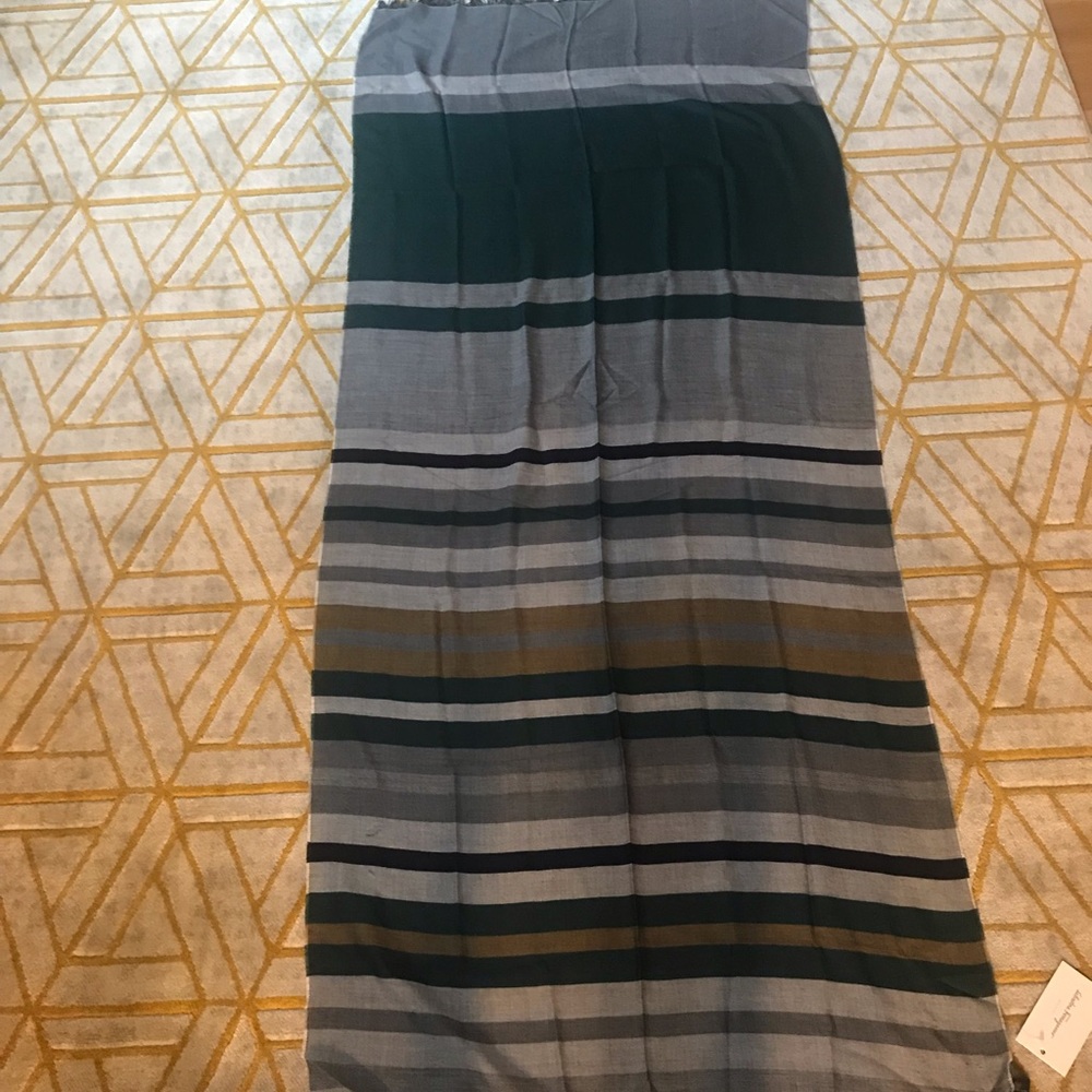 New Salvatore Ferragamo 70% Cashmere Scarf 70 X 30